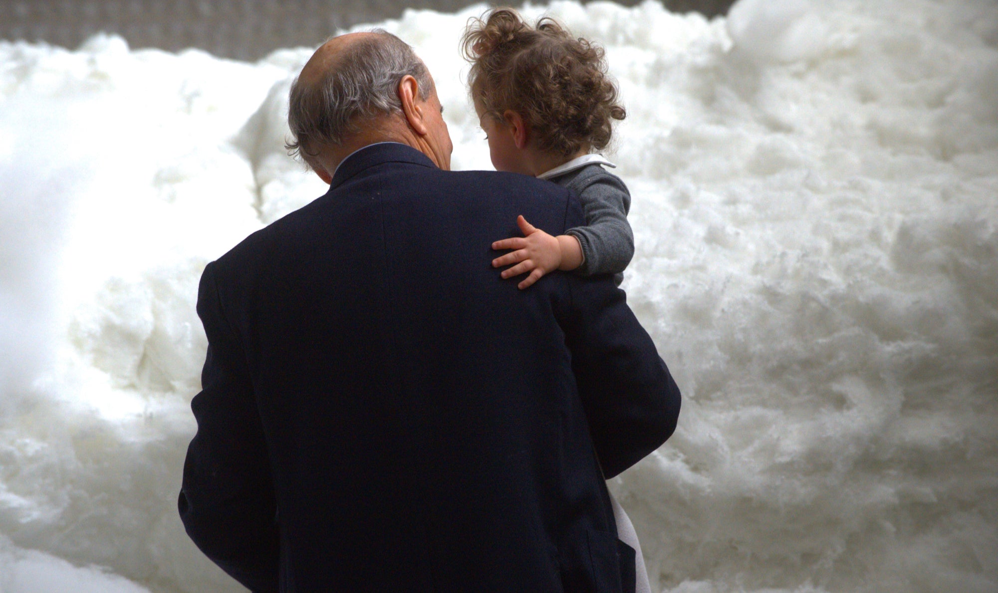 fondateur de l'oreiller ergonomique sleepit avec sa petite fille devant le coton